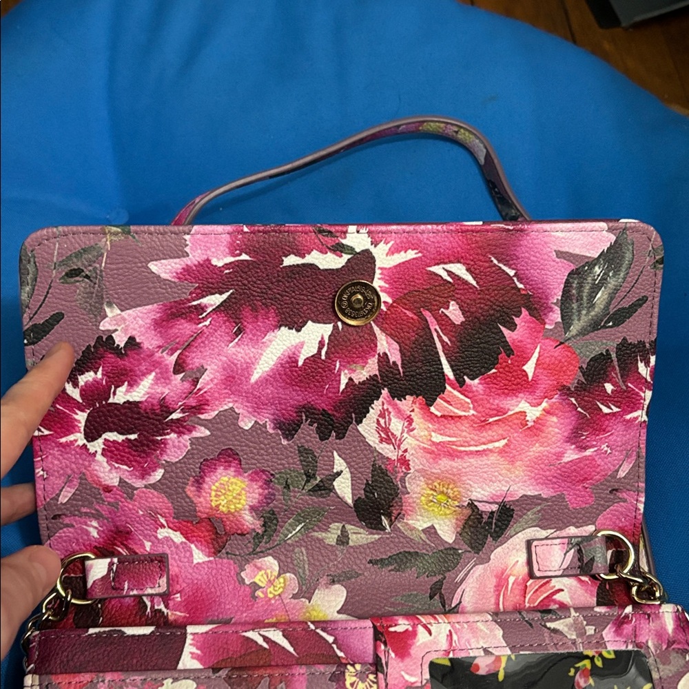Betsey Johnson Shoulder And Crossbody Purse FloralDesign Adjustable Straps NWOTS - Picture 5 of 13
